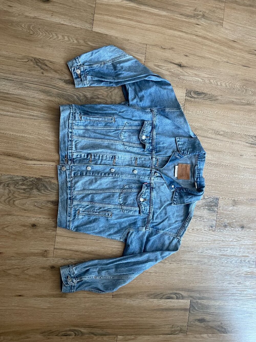 Levi's Oversized Trucker Denim Jacket - Size Medium
